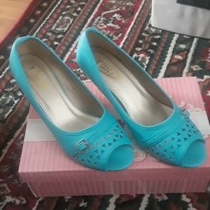 Clearance Turqouise Wedges